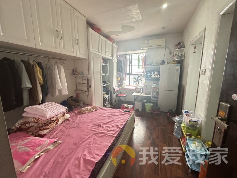 百城晶典 南北通透，采光好 装修好，环镜优美 视野好，诚心出售