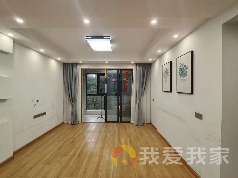 南昌我爱我家力高澜湖国际 南北通透，采光好 装修好，环镜优美 周边匹套完善，，出行方便