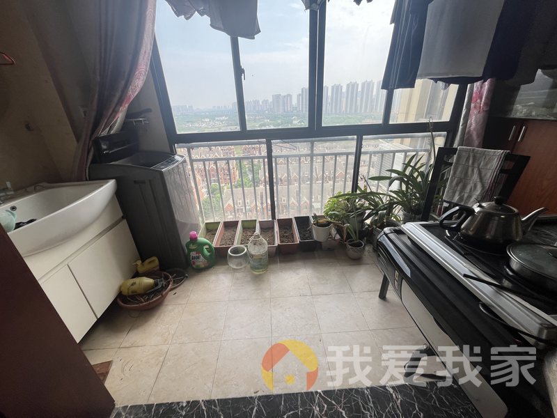 南昌我爱我家银亿上尚城二期 南北通透，采光好 装修好，环镜优美 视野好，诚心出售