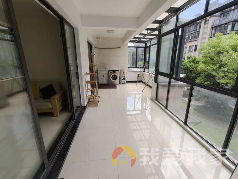 南昌我爱我家绿地新都会 南北通透，采光好 近地铁 中间楼层