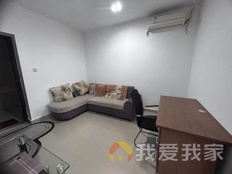 高能金域名都 南北通透，采光好 装修好，环镜优美 中间楼层