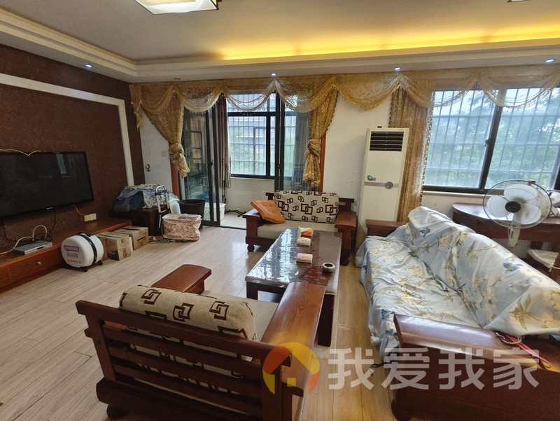 中大紫都二期 南北通透，采光好 装修好，环镜优美 近地铁 周边匹套完善，，出行方便