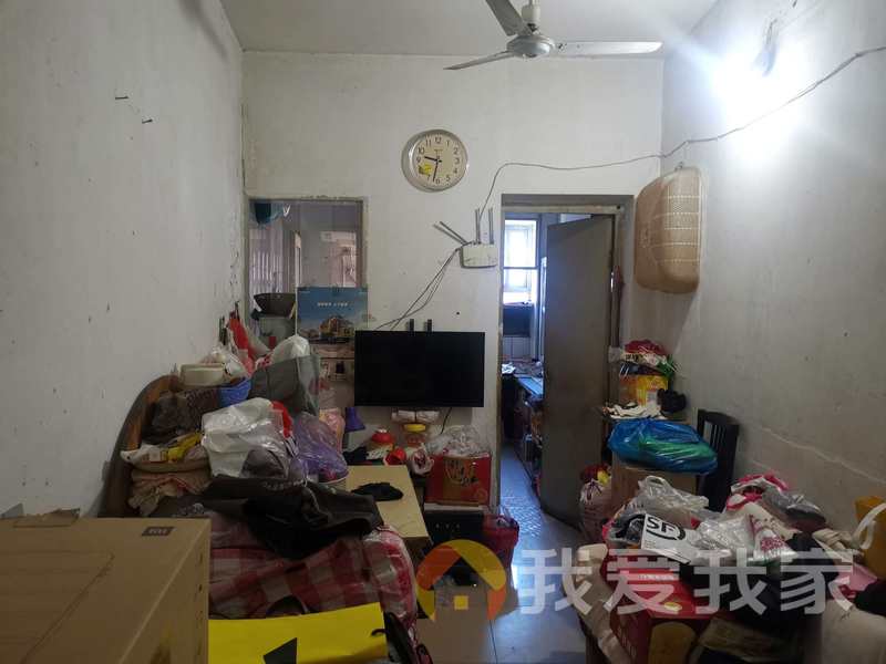 井冈山大道703号省一建宿舍 南北通透，采光好 近地铁 视野好，诚心出售
