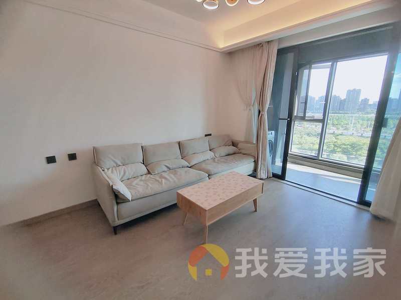 南昌我爱我家华侨城万科五期云域 南北通透，采光好 视野好，诚心出售
