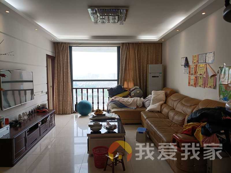 南昌我爱我家高能金域名都 南北通透，采光好 装修好，环镜优美 视野好，诚心出售