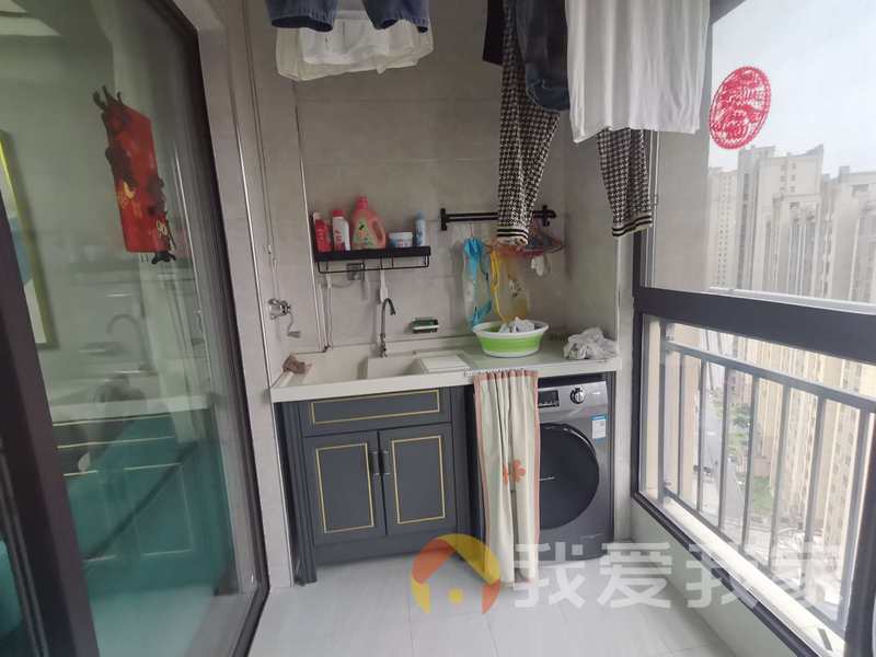 南昌我爱我家万科城三期 南北通透，采光好 装修好，环镜优美 近地铁 视野好，诚心出售