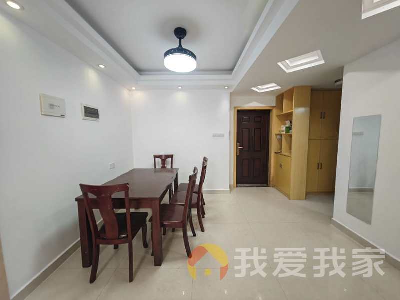 中凯蓝域 南北通透，采光好 装修好，环镜优美 周边匹套完善，，出行方便