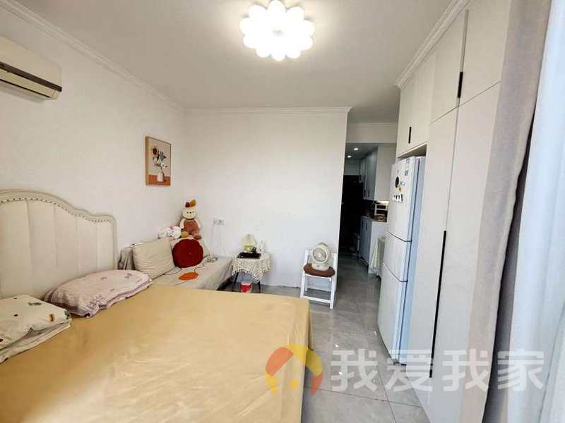 华尔街国际公馆 南北通透，采光好 装修好，环镜优美 视野好，诚心出售