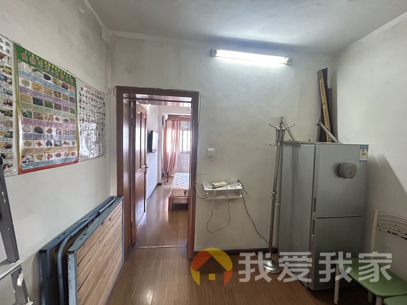 葡萄架 南北通透，采光好 装修好，环镜优美 近地铁 视野好，诚心出售