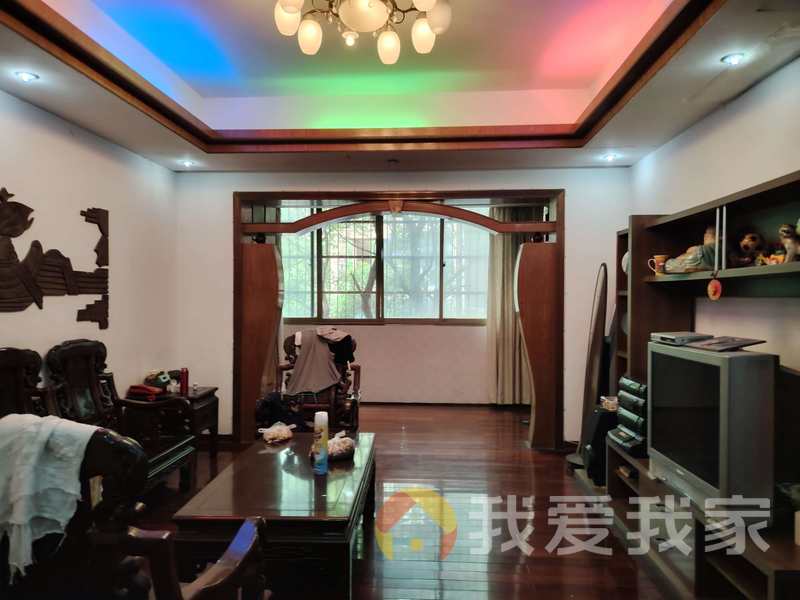沿江北大道 南北通透，采光好 装修好，环镜优美 周边匹套完善，，出行方便