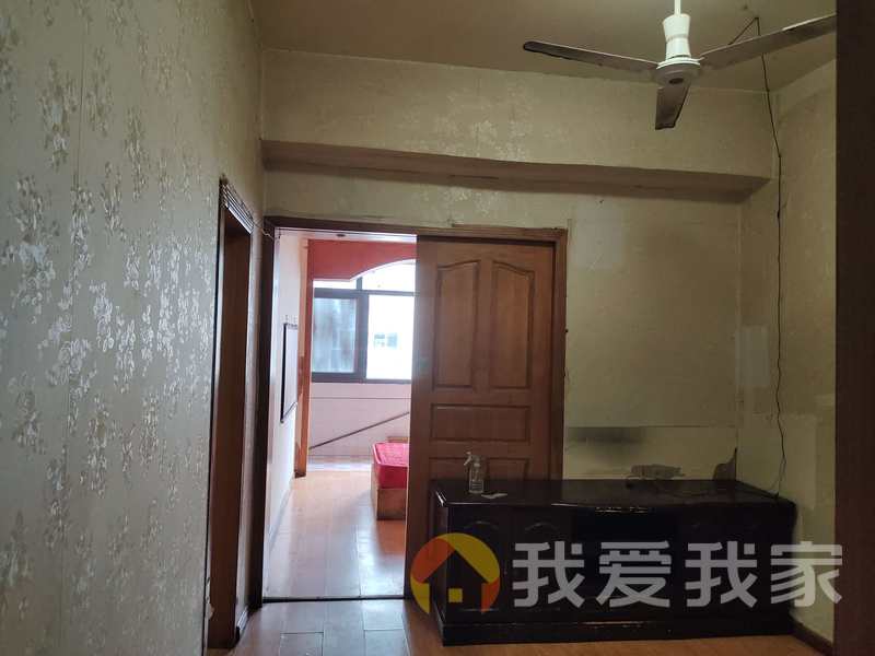 象山南路 南北通透，采光好 装修好，环镜优美 近地铁 视野好，诚心出售