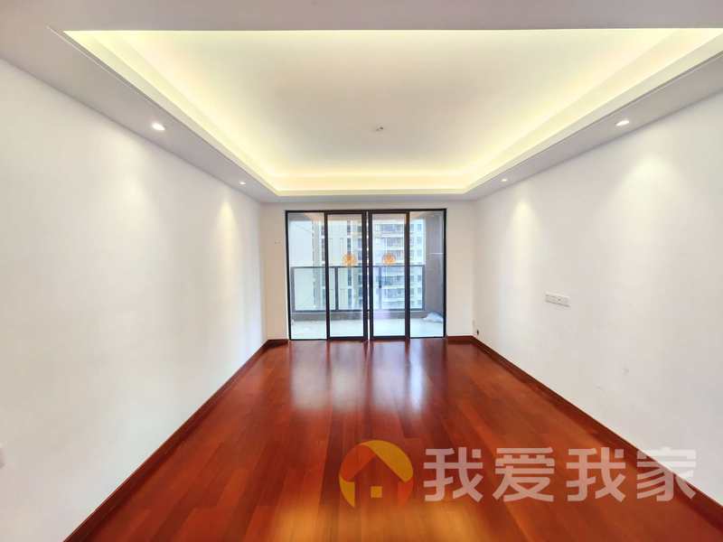 新力琥珀园二期 南北通透，采光好 装修好，环镜优美 周边匹套完善，，出行方便