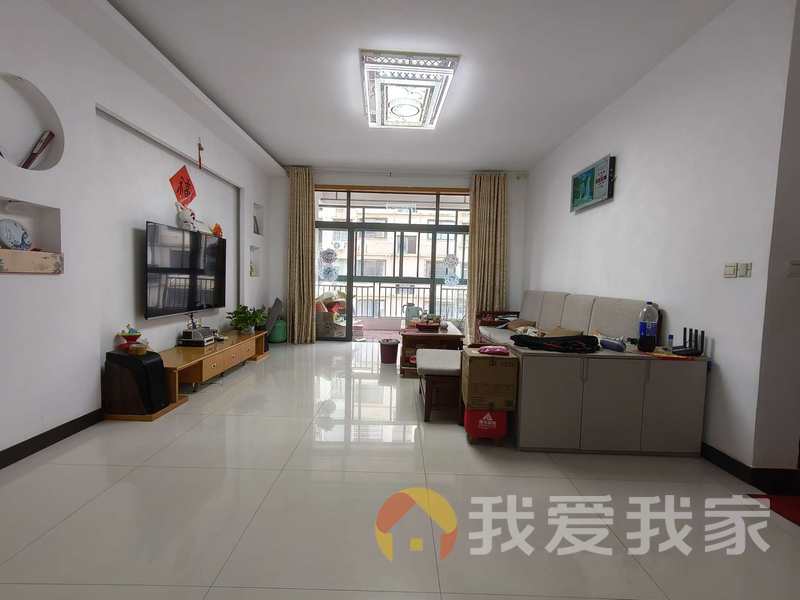 都市未来花园 南北通透，采光好 装修好，环镜优美 中间楼层