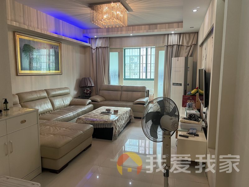 金隆华府 南北通透，采光好 装修好，环镜优美 近地铁 中间楼层