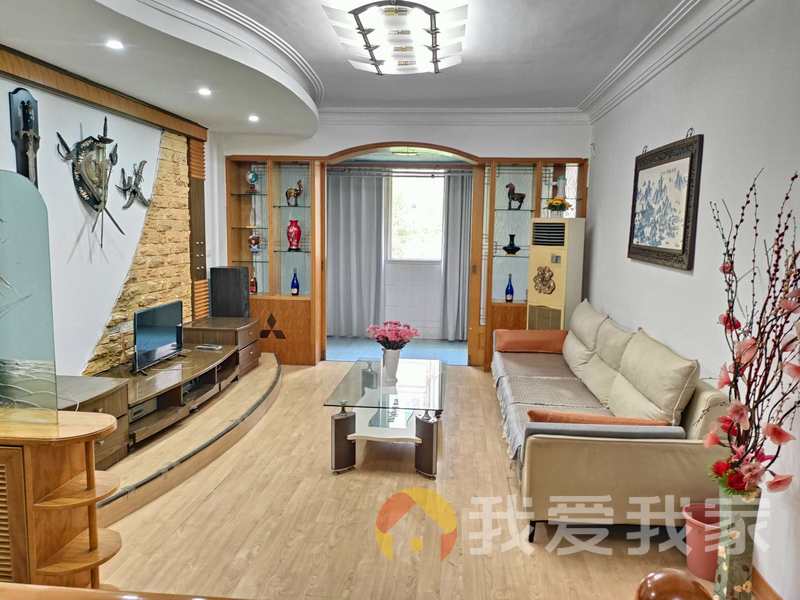 苑中园 南北通透，采光好 装修好，环镜优美 中间楼层