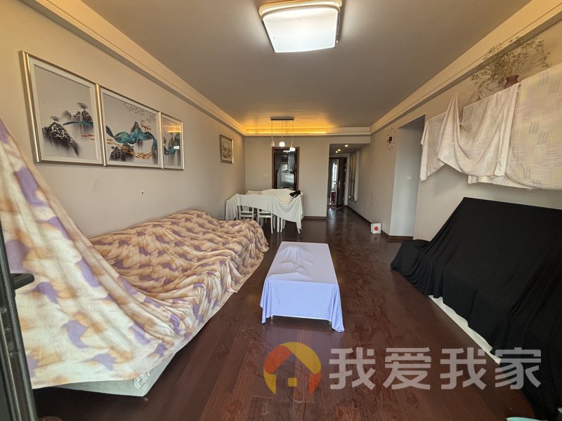 万科金色名郡 南北通透，采光好 装修好，环镜优美 近地铁 中间楼层
