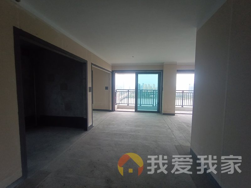 保利艾溪湖 南北通透，采光好 视野好，诚心出售