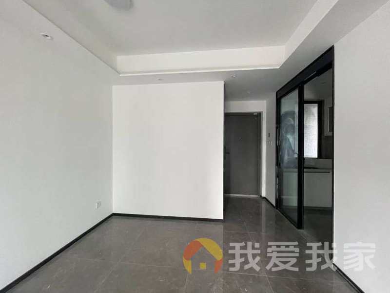 新旅明樾府北苑 双卫格局 南北通透 车位充足 次新房 临地铁