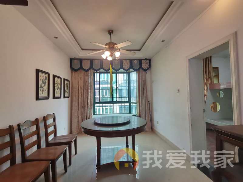 梦里水乡语花庭 南北通透，采光好 装修好，环镜优美 视野好，诚心出售