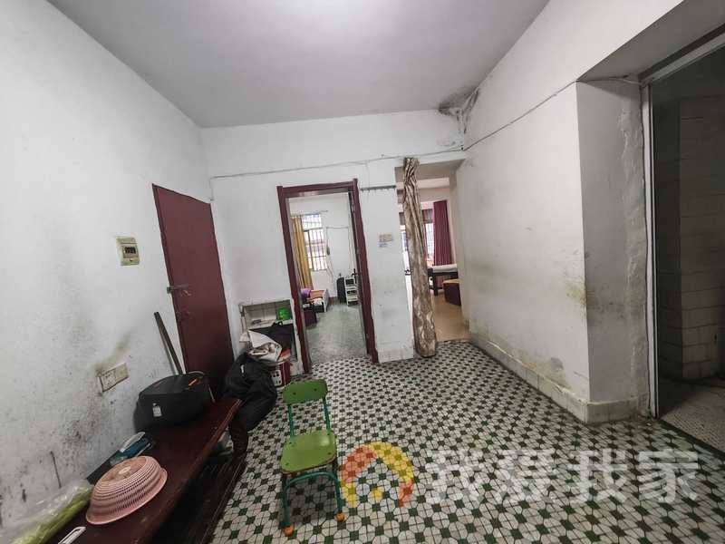 系马桩 南北通透，采光好 近地铁 周边匹套完善，，出行方便