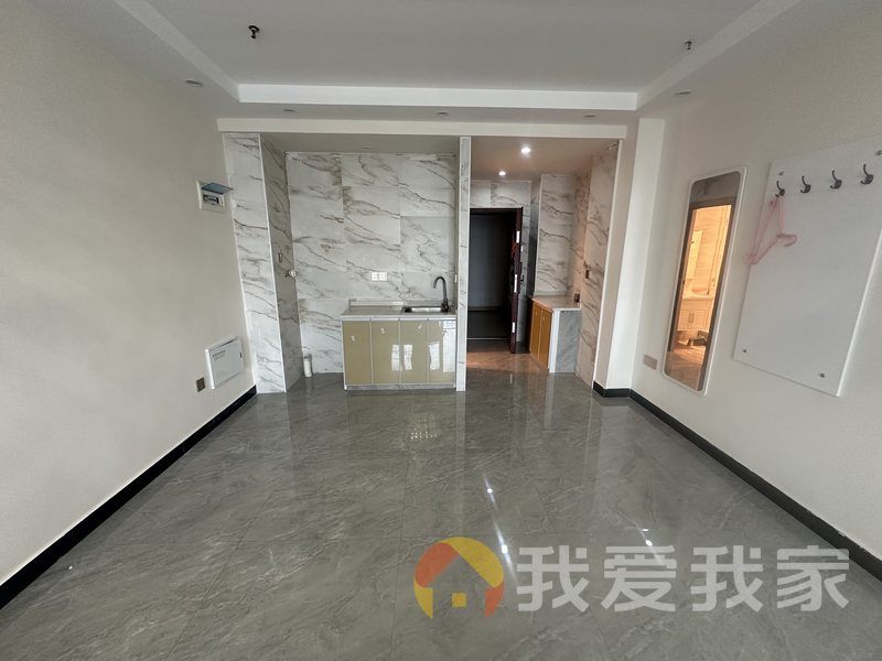 江西省农机大市场（江西国际汽车城） 装修好，环镜优美 中间楼层
