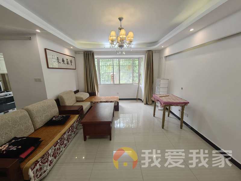 红谷世纪花园A区 南北通透，采光好 装修好，环镜优美 近地铁 视野好，诚心出售