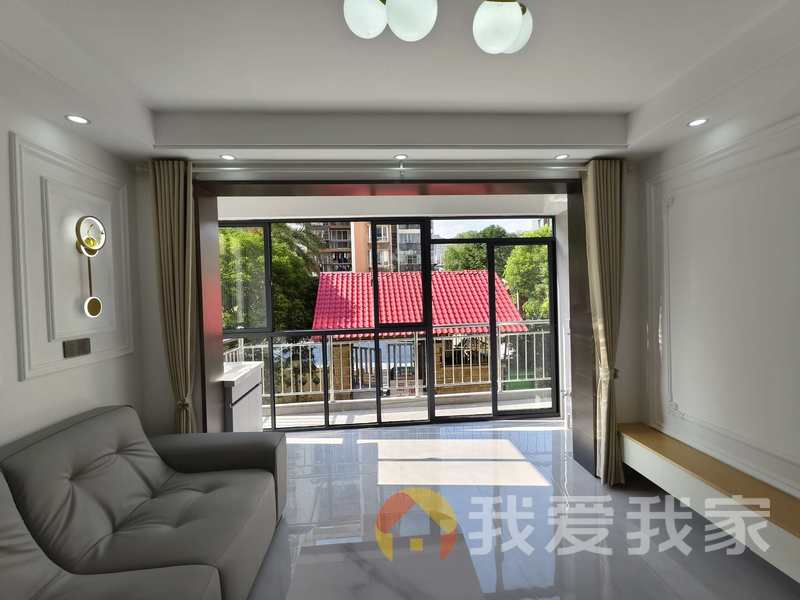 沿海丽水佳园 南北通透，采光好 装修好，环镜优美 周边匹套完善，，出行方便