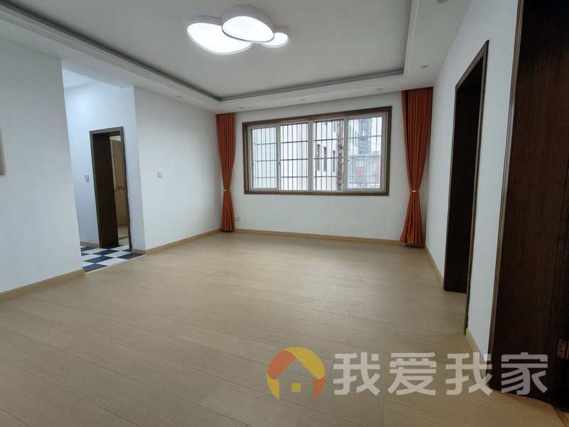 二七南路 南北通透，采光好 装修好，环镜优美 近地铁 视野好，诚心出售