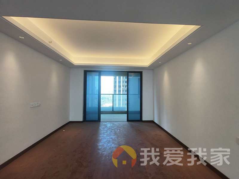 新力时代广场 南北通透，采光好 装修好，环镜优美 中间楼层