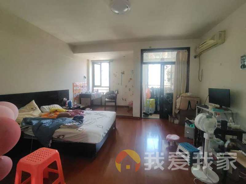 城开国际学园 南北通透，采光好 装修好，环镜优美 视野好，诚心出售