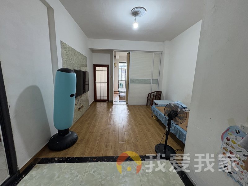 南昌我爱我家华东国际博览城（博泰静林府三期） 南北通透，采光好 装修好，环镜优美 视野好，诚心出售
