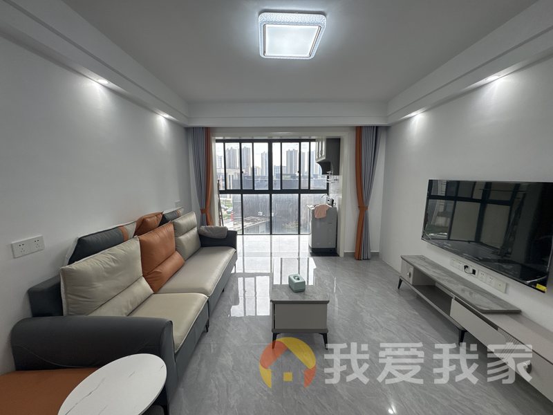 保利辰光（洪源华府） 南北通透，采光好 装修好，环镜优美 周边匹套完善，，出行方便