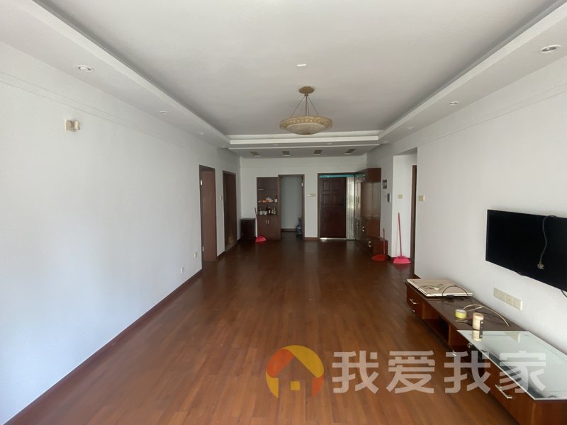 聆江花园 南北通透，采光好 装修好，环镜优美 周边匹套完善，，出行方便