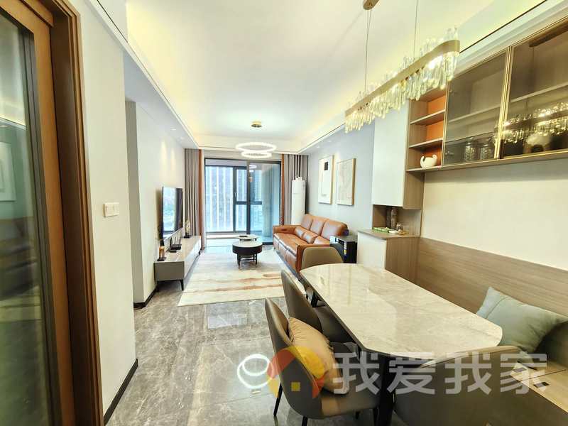 中奥滨江荟 南北通透，采光好 装修好，环镜优美 近地铁 中间楼层