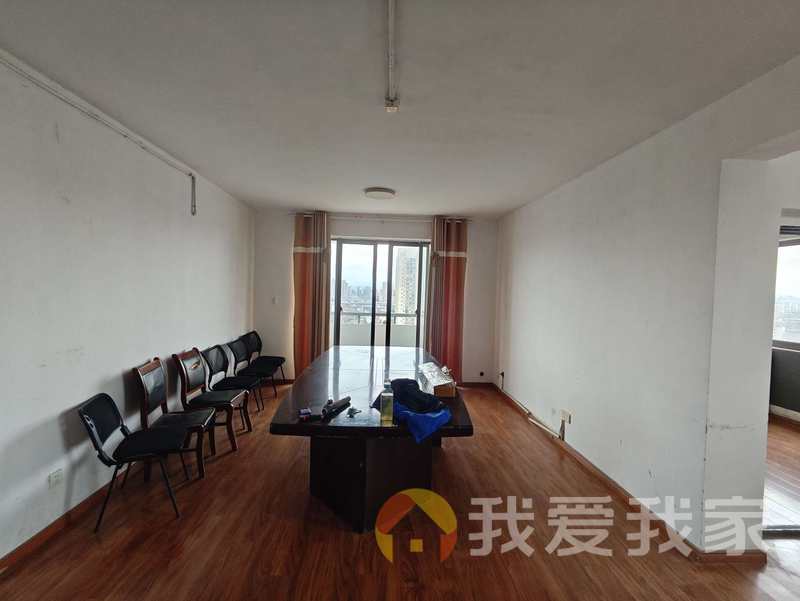 中大紫都二期 南北通透，采光好 装修好，环镜优美 近地铁 视野好，诚心出租