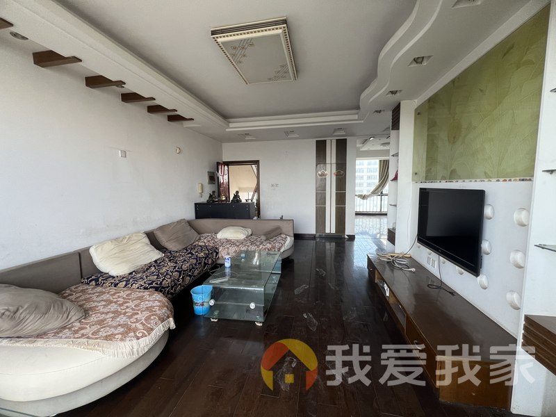 庐山花园秀峰阁 南北通透，采光好 装修好，环镜优美 近地铁 视野好，诚心出售