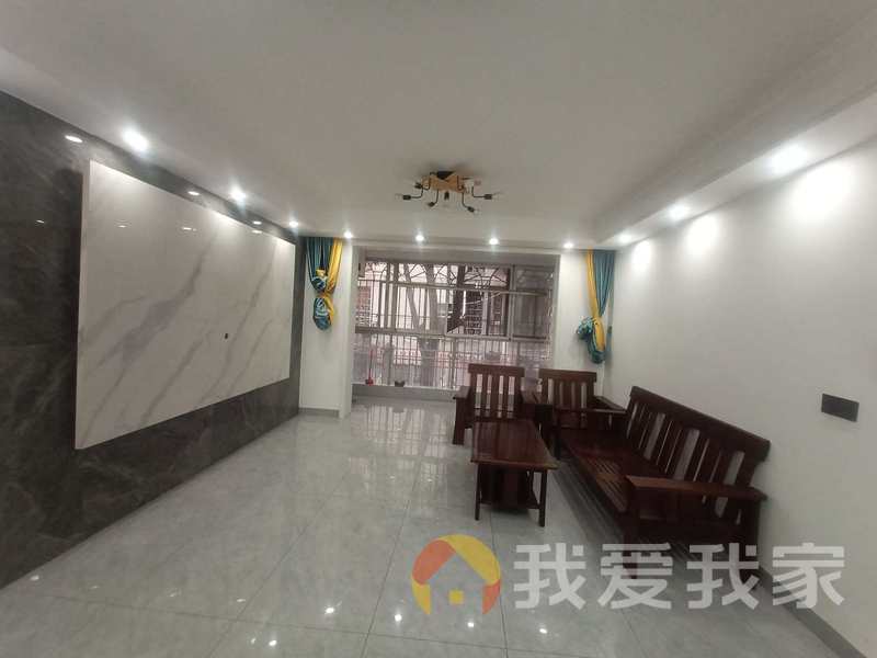 桃花苑商住小区 南北通透，采光好 装修好，环镜优美 周边匹套完善，，出行方便