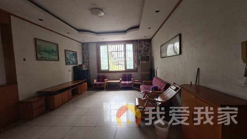 国土资源厅(国土局)宿舍 南北通透，采光好 装修好，环镜优美 近地铁 中间楼层