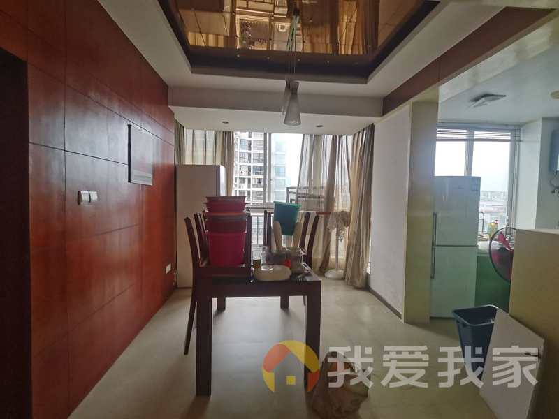 凤凰名苑 南北通透，采光好 装修好，环镜优美 视野好，诚心出售