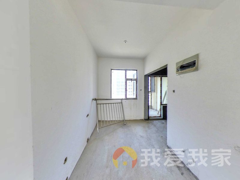 锦苑阳光（江西警察学院） 南北通透，采光好 中间楼层