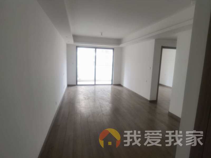 龙湖春江郦城 南北通透，采光好 装修好，环镜优美 视野好，诚心出售