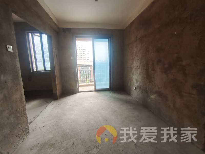 中海朝阳郡二期铂宫 南北通透，采光好 装修好，环镜优美 周边匹套完善，，出行方便