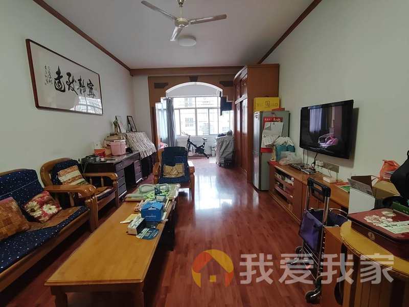 子安路72号社保局宿舍 南北通透，采光好 装修好，环镜优美 视野好，诚心出售
