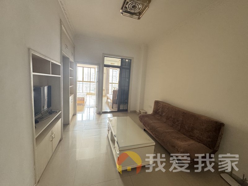 中大城 装修好，环镜优美 中间楼层