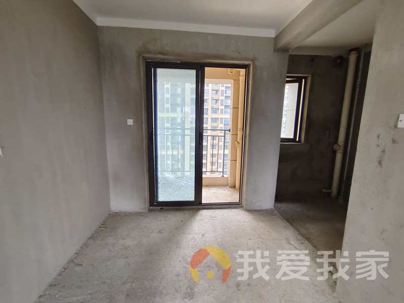 悦珑府 南北通透，采光好 中间楼层