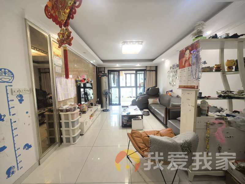 保利香槟国际 南北通透，采光好 近地铁 中间楼层