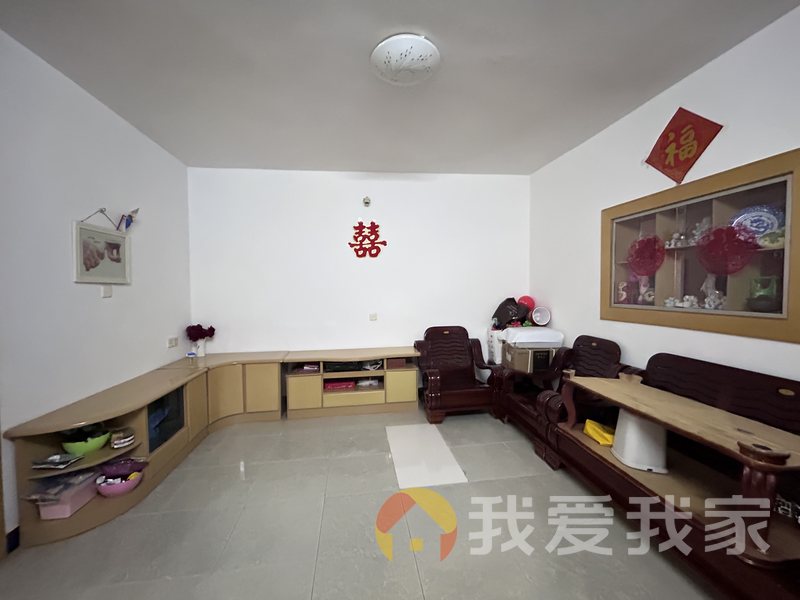 岔道口西路洪都皮鞋厂宿舍 南北通透，采光好 装修好，环镜优美 近地铁 视野好，诚心出售