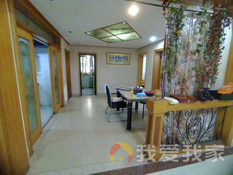 阳光小筑 南北通透，采光好 装修好，环镜优美 周边匹套完善，，出行方便