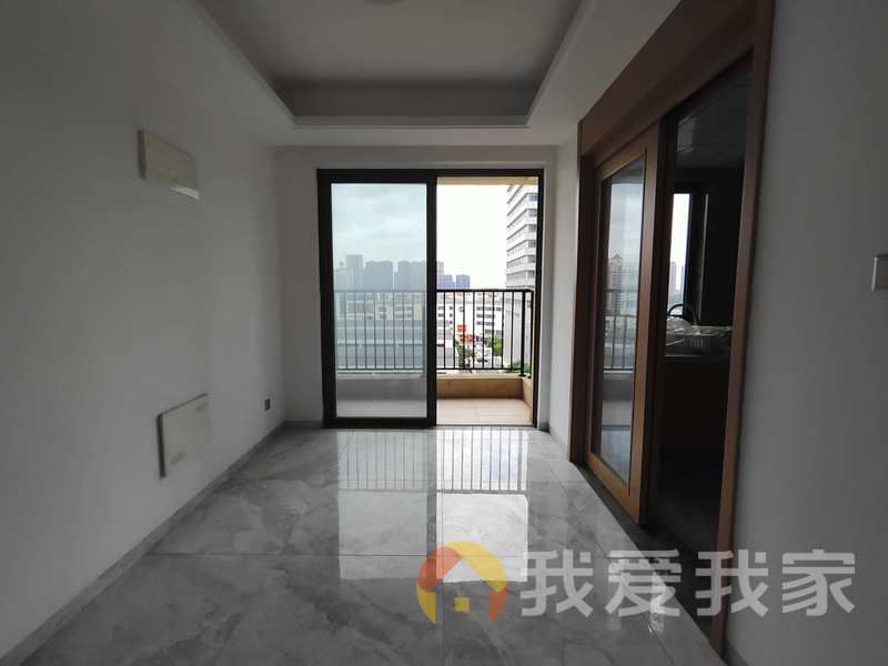 湖畔学苑 南北通透，采光好 装修好，环镜优美 视野好，诚心出售