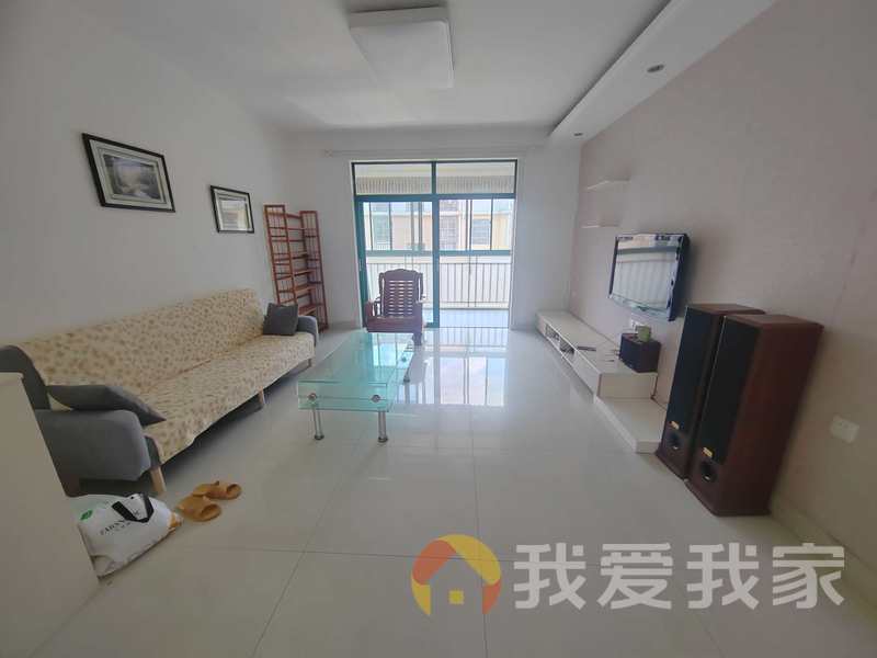 荣昌格林晴天 南北通透，采光好 装修好，环镜优美 视野好，诚心出售